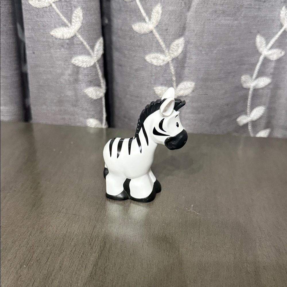 Little People Zebra - Picture 3 of 3